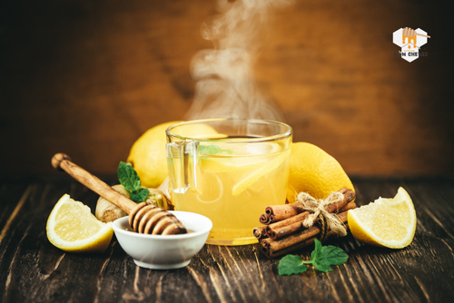 Pha Mật Ong Với Nước Ấm